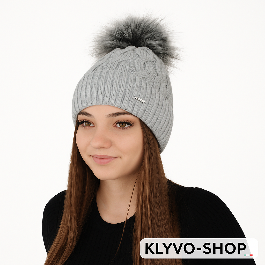 DEVA-Berretto Donna Invernale con pompon in pelliccia ecologica e fodera in pile.