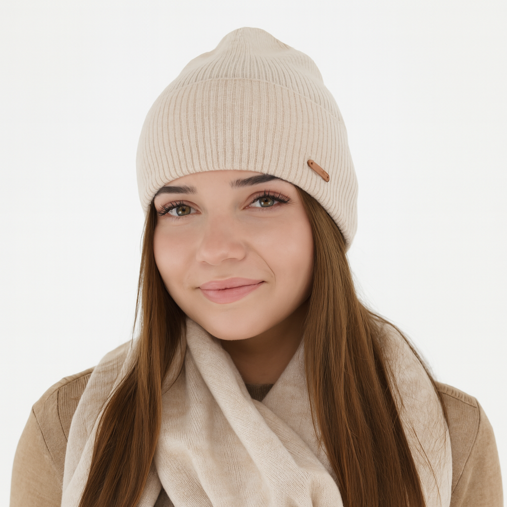Flerra Damenmütze aus 100% extrafeiner Merinowolle in Beige – Elegant und warm für den Winter