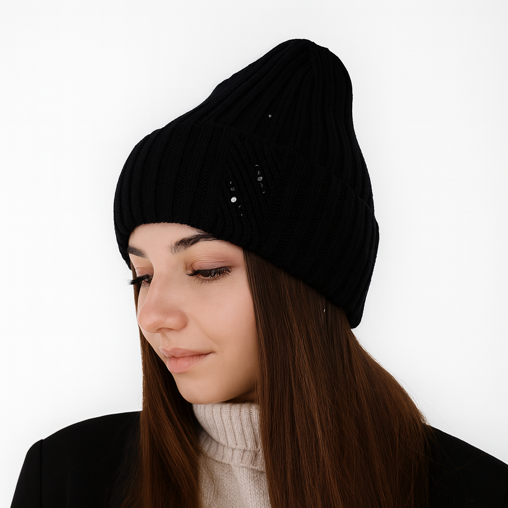 Ariga Damenmütze aus 100 % extrafeiner Merinowolle mit Strasssteinen – warm, elegant und wärmeregulierend für den Winter.